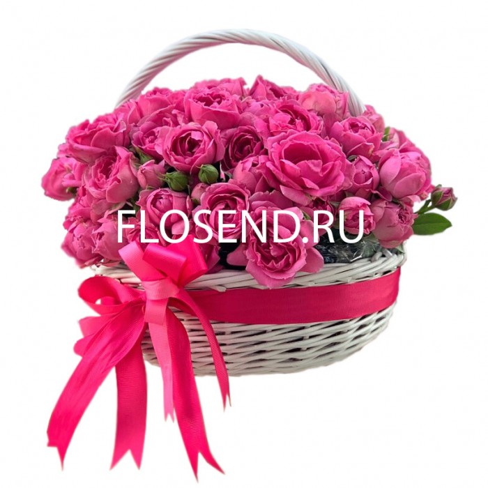 25 розовых пион в корзине